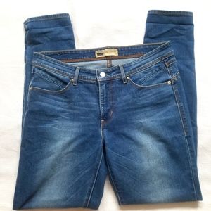 Levi's Slight Curvy Skinny Jeans